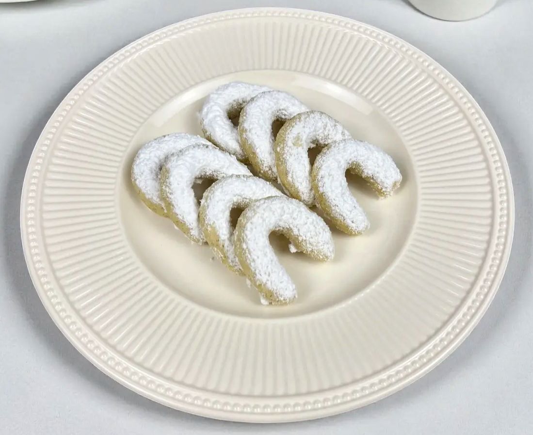 Vanilla Crescents Cookies: A taste of Christmas tradition